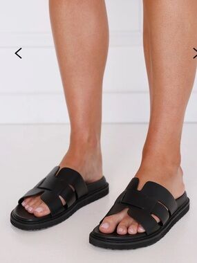 Runway Scout Zanna Sandal